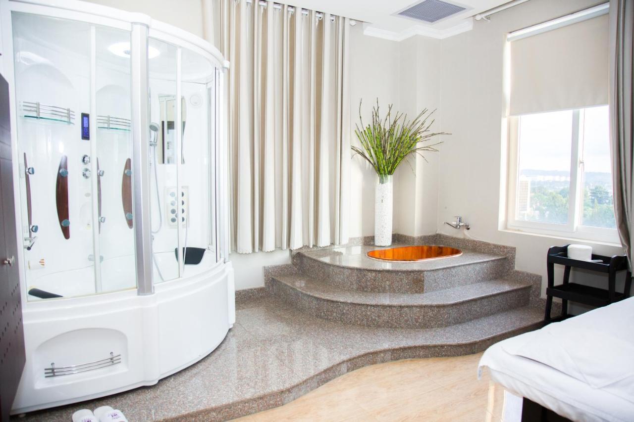 Hai Ba Trung Hotel & Spa Buôn Ma Thuột Extérieur photo