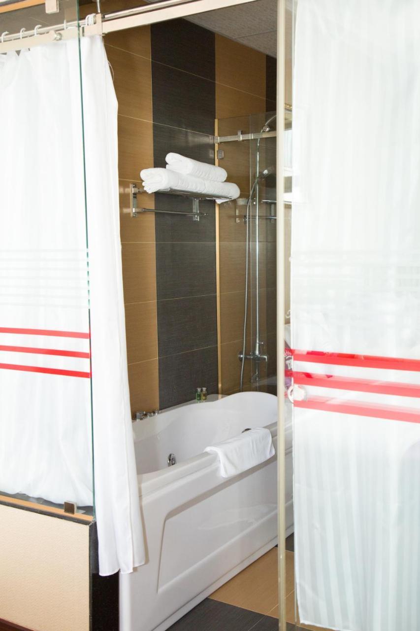Hai Ba Trung Hotel & Spa Buôn Ma Thuột Extérieur photo